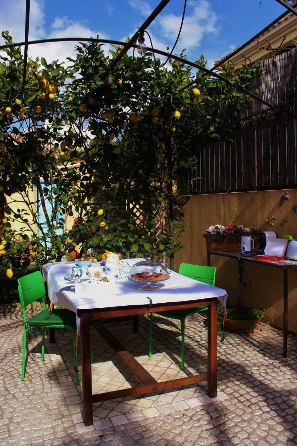 La Forma Dell'Acqua Bed & Breakfast Su Forti ภายนอก รูปภาพ